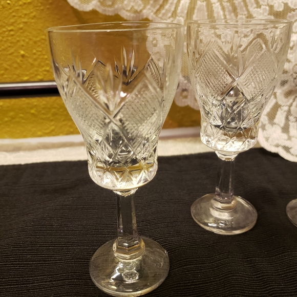 Vtg Clear Cut Crystal Pedestal Footed Wine Glasses - Picture 7 of 8